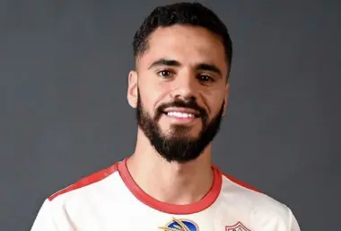 وكيل أعمال بنتايك يوضح حقيقة تمثيله للمتخب المصري